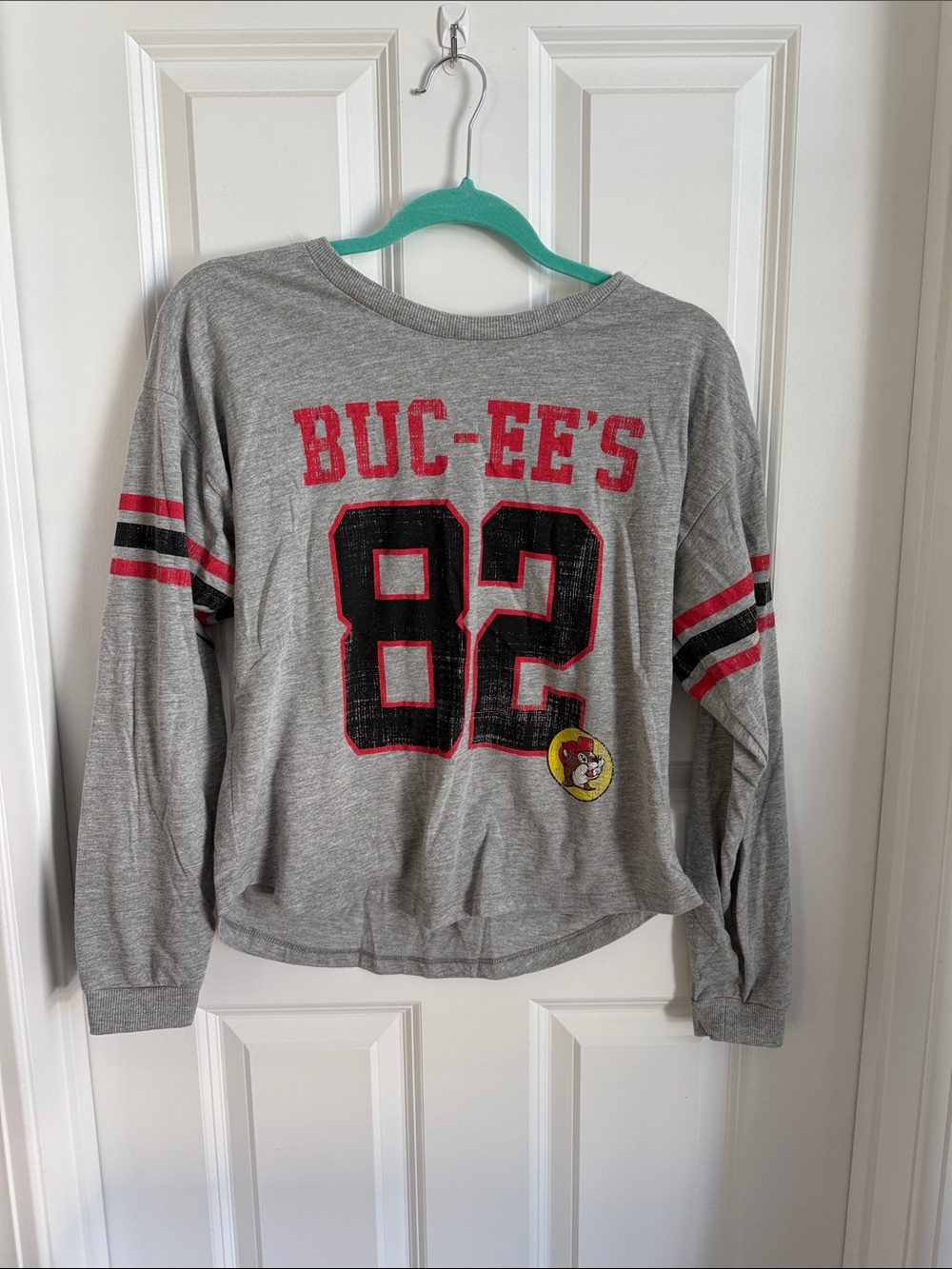 Buc-ee's Gray Long Sleeve Tee with Logo and Number 82